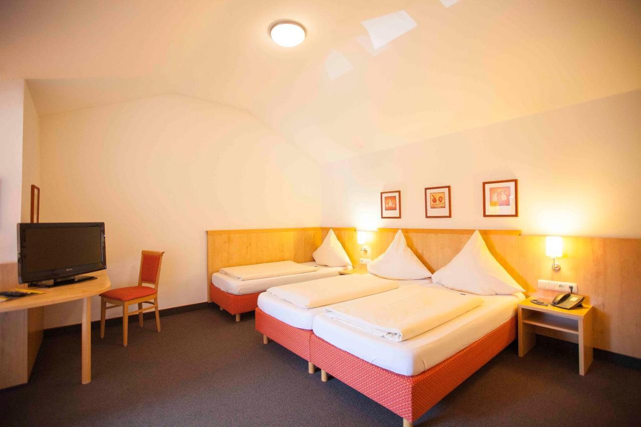 Alter Hof 3* Vaterstetten
